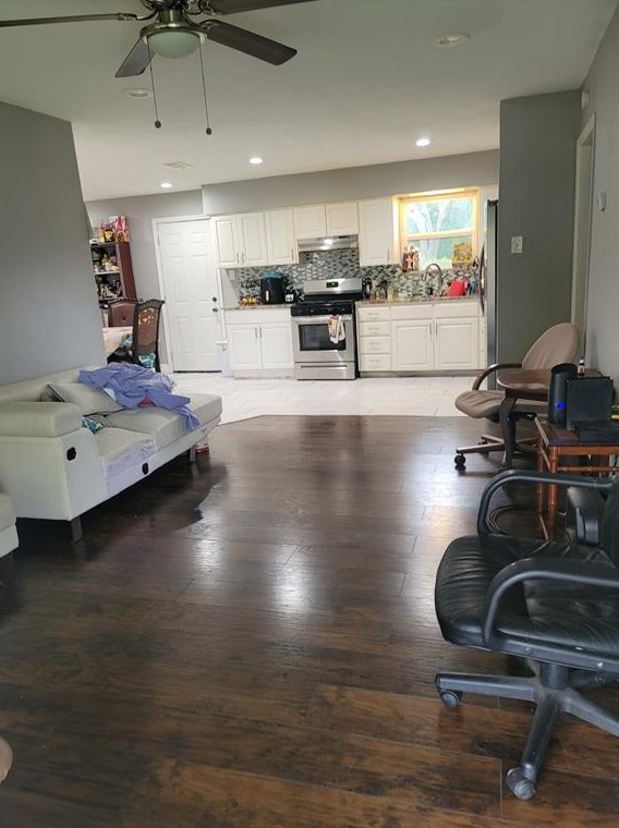 9605 Kittyhawk Ln, Dallas TX  75217-3706 exterior