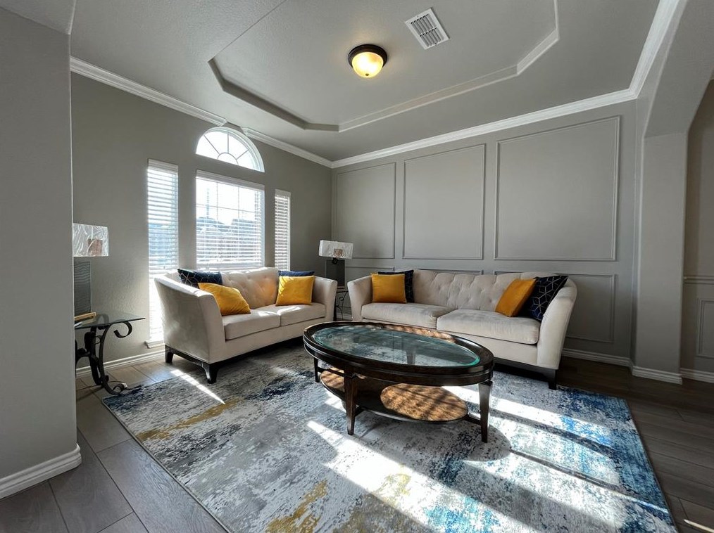 2220 Hobby Falcon Trl, Grand Prairie, TX 75052-4140