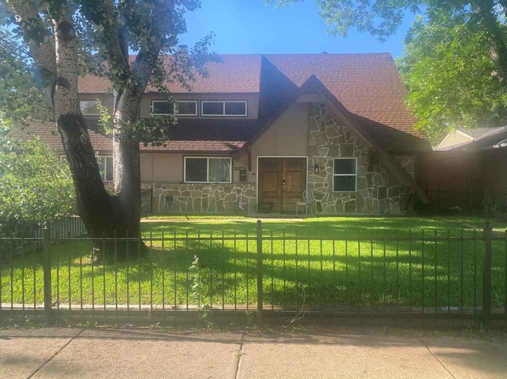 3573 Ridgebriar Dr, Dallas, TX 75234-7915