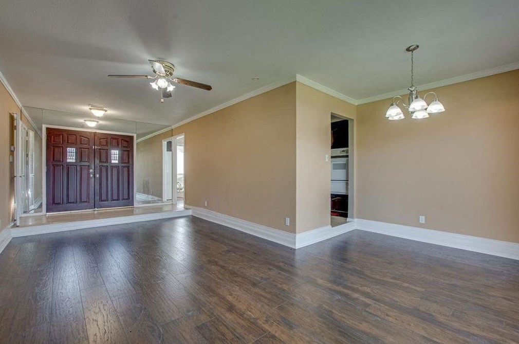 3719 Crestpark Dr, Dallas, TX 75244