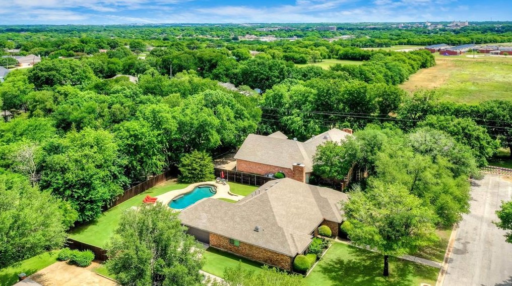2417 Cascade Dr, Sherman, TX 75092-4306