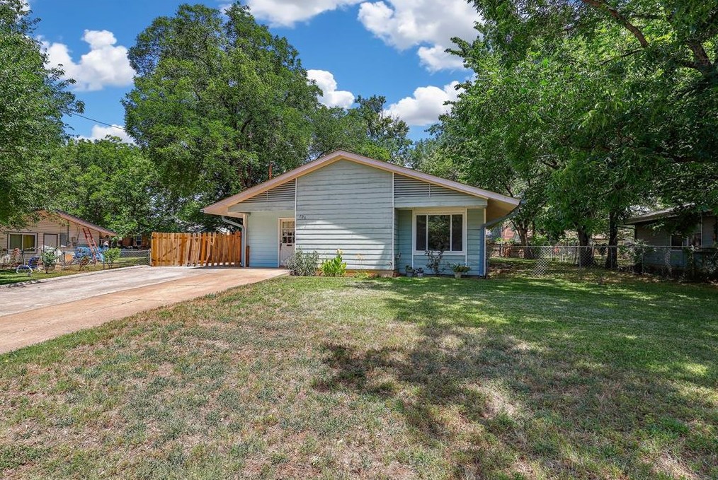 706 Faun Dr, Euless, TX 76040