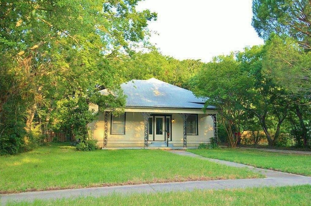 307 Normal St, Denton, TX 76201