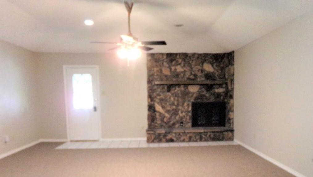 3736 Dawn Dr, Fort Worth, TX 76180