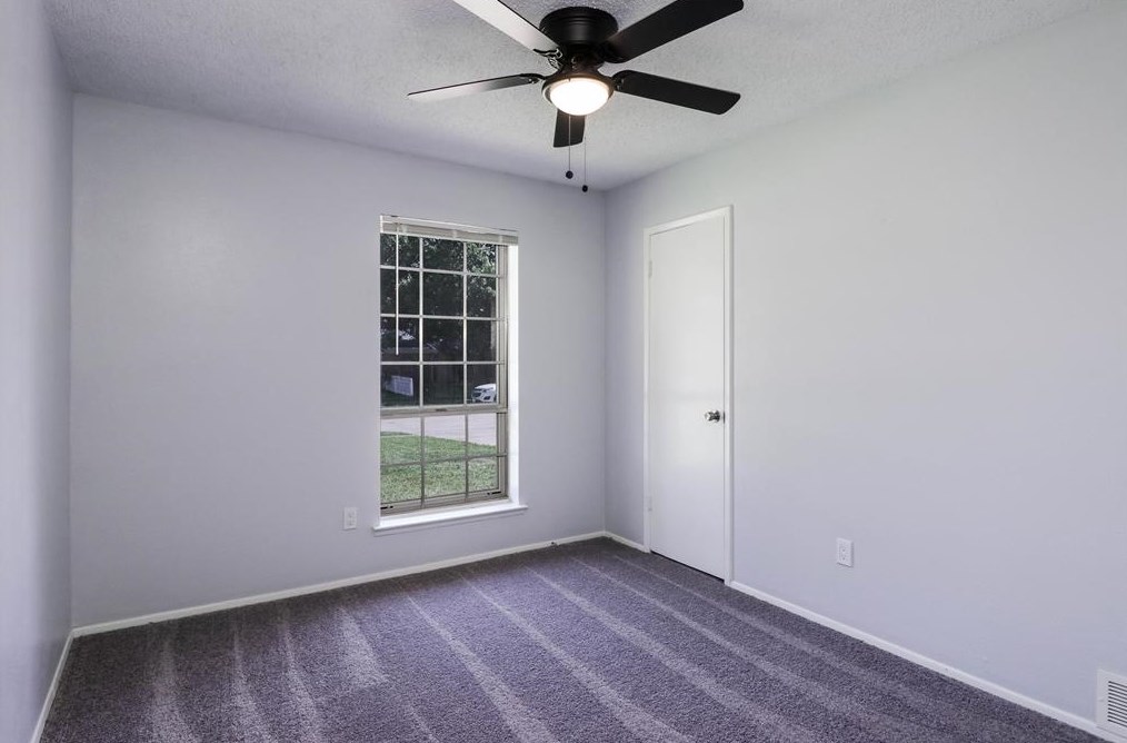 215 Debra Dr, Mesquite TX 75149-2519 exterior