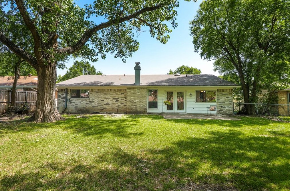 215 Debra Dr, Mesquite TX 75149-2519 exterior