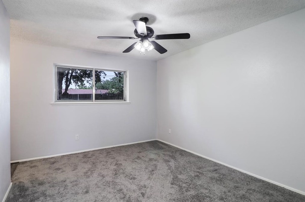 215 Debra Dr, Mesquite TX 75149-2519 exterior