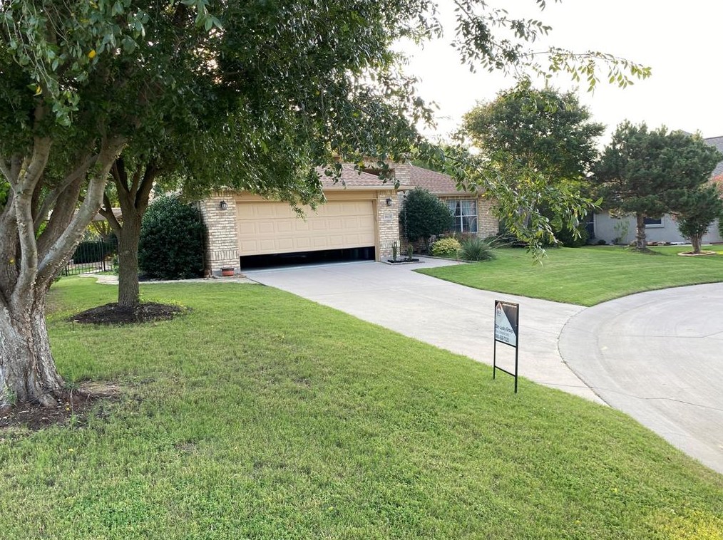 10120 Southpoint Ct, Denton, TX 76207