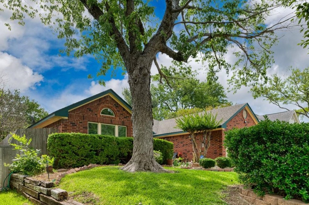 4509 Copperfield Dr, Grapevine, TX 76051-4461