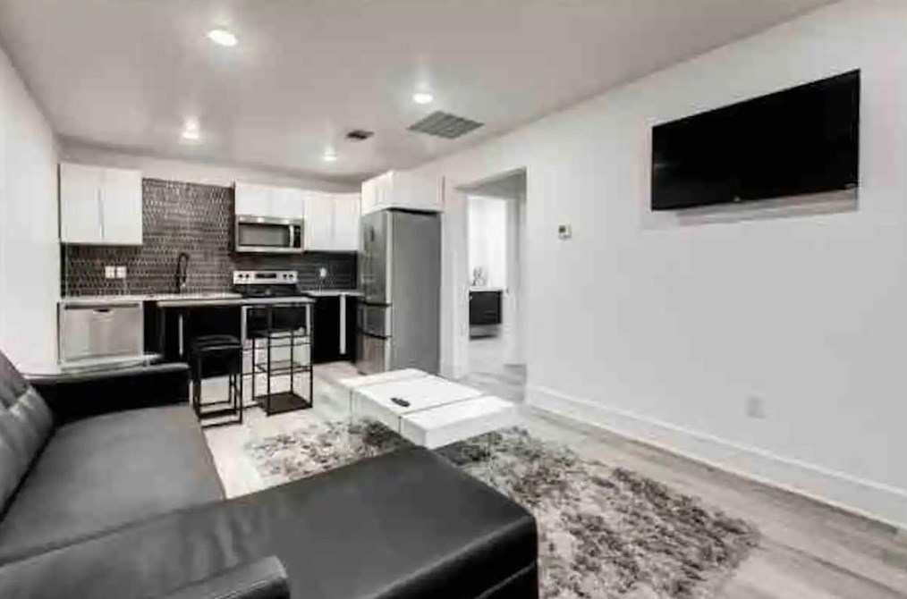1414 Bennett Ave #103, Dallas, TX 75206