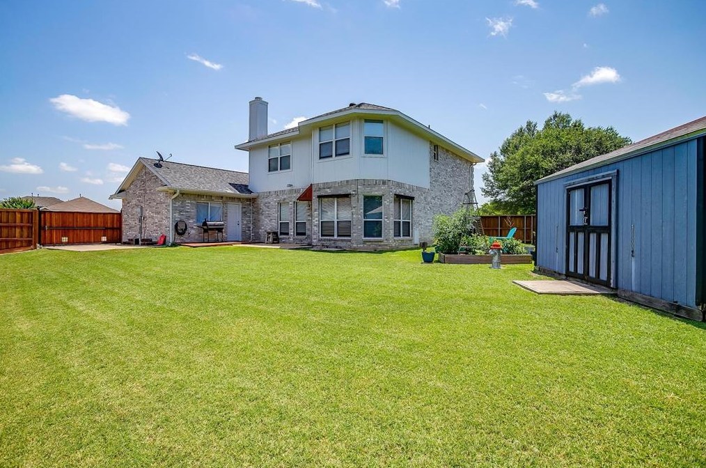 2105 San Simeon Dr, Mesquite TX 75181-4644 exterior