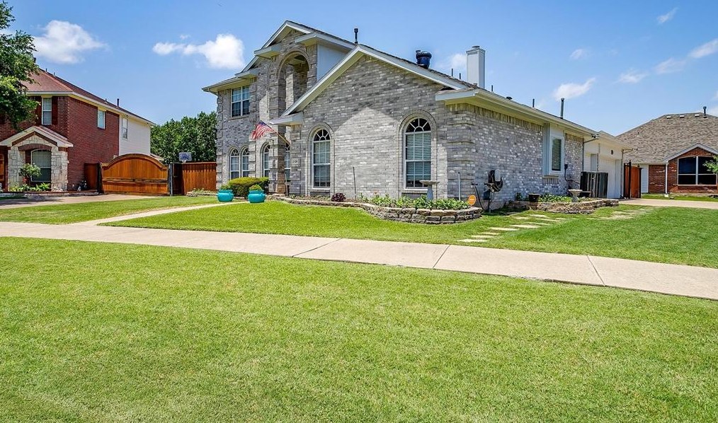 2105 San Simeon Dr, Mesquite, TX 75181-4644
