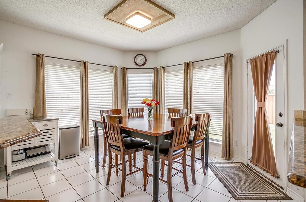 2105 San Simeon Dr, Mesquite TX 75181-4644 exterior