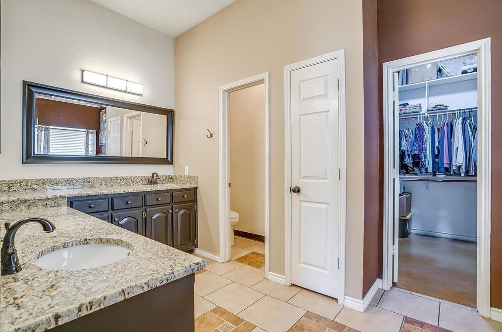 2105 San Simeon Dr, Mesquite TX 75181-4644 exterior