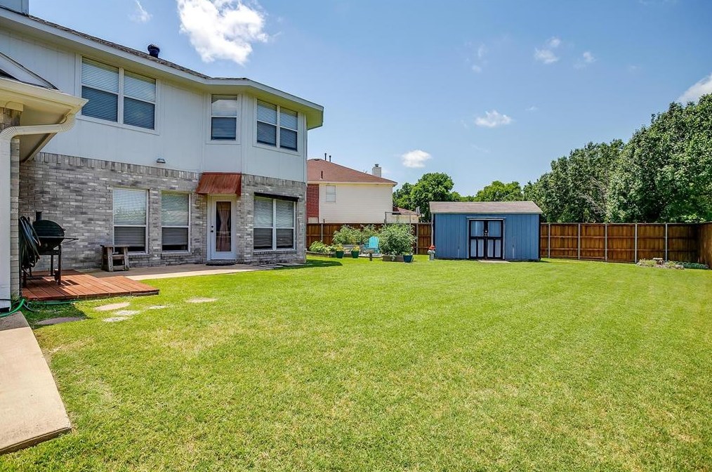 2105 San Simeon Dr, Mesquite TX 75181-4644 exterior