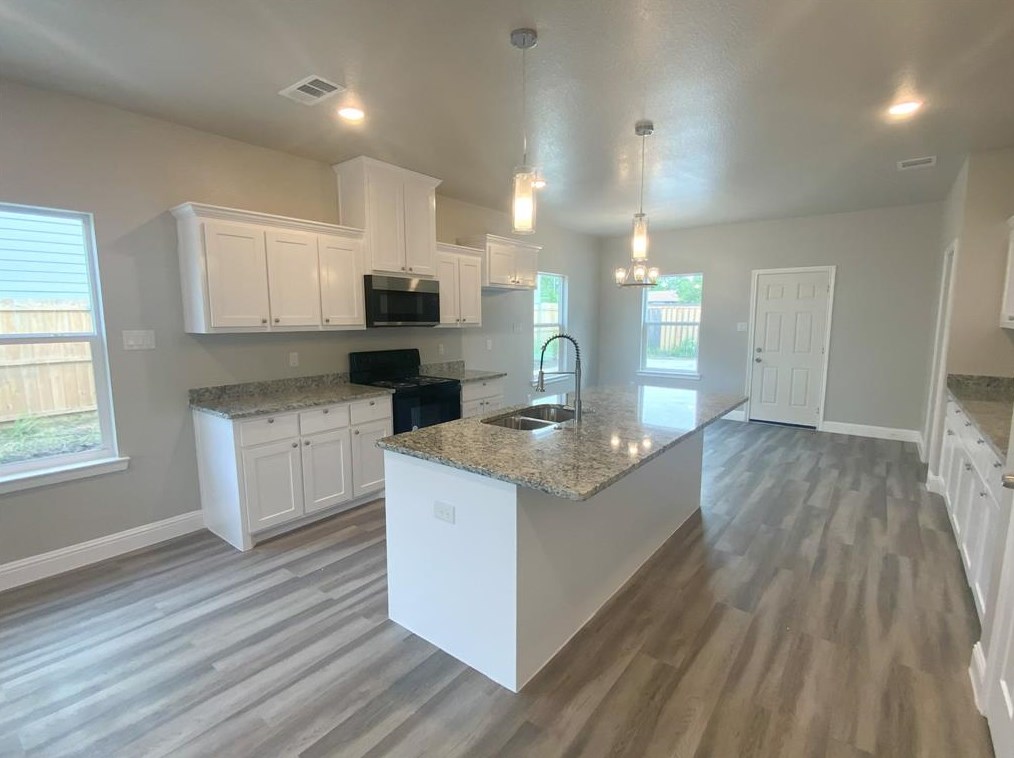 1708 Clark St, Greenville, TX 75401