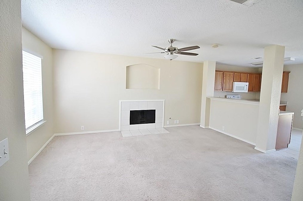 1903 Purdue Dr, Oak Leaf, TX 75154