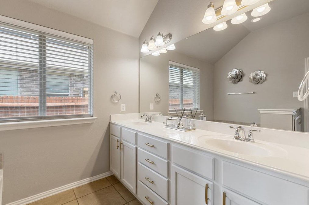 3201 Barkwood Dr, Mckinney TX  75071-8415 exterior