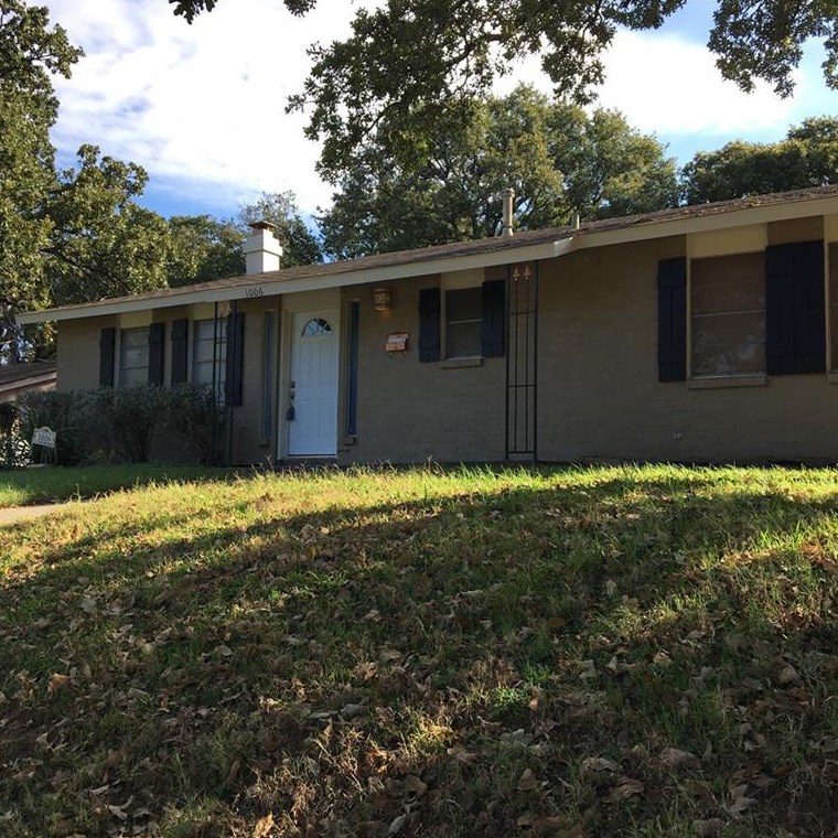 1006 N Lucas Dr, Grapevine, TX 76051