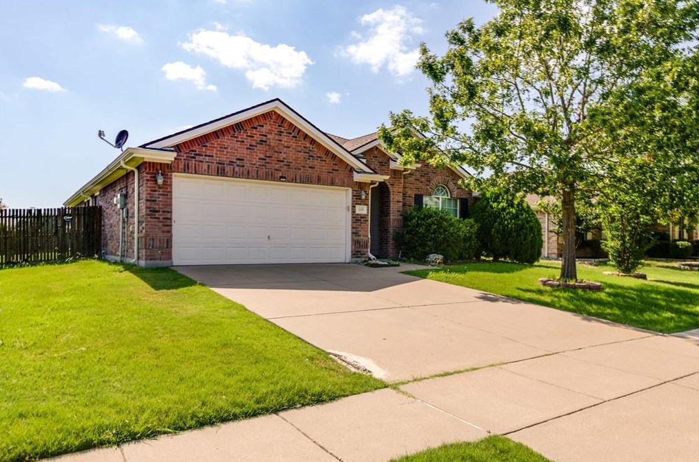 119 Valley Ranch Dr, Waxahachie, TX 75165