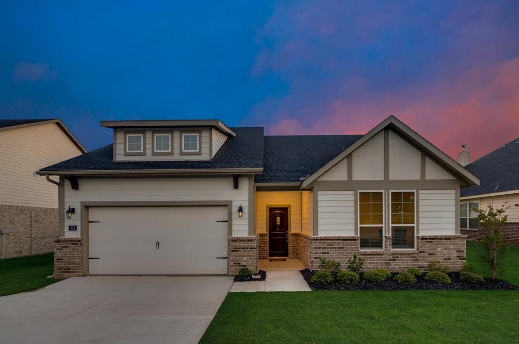 813 Holbrook Rd, Springtown, TX 76082-2543