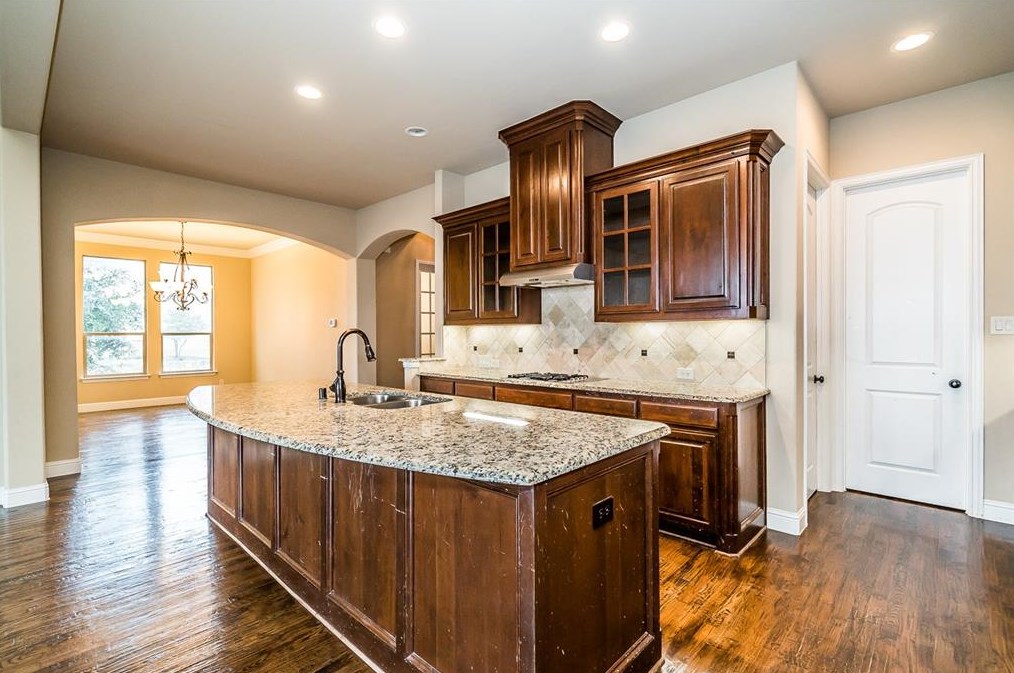 6500 Canyon Crest Dr, Mckinney TX  75071-4694 exterior