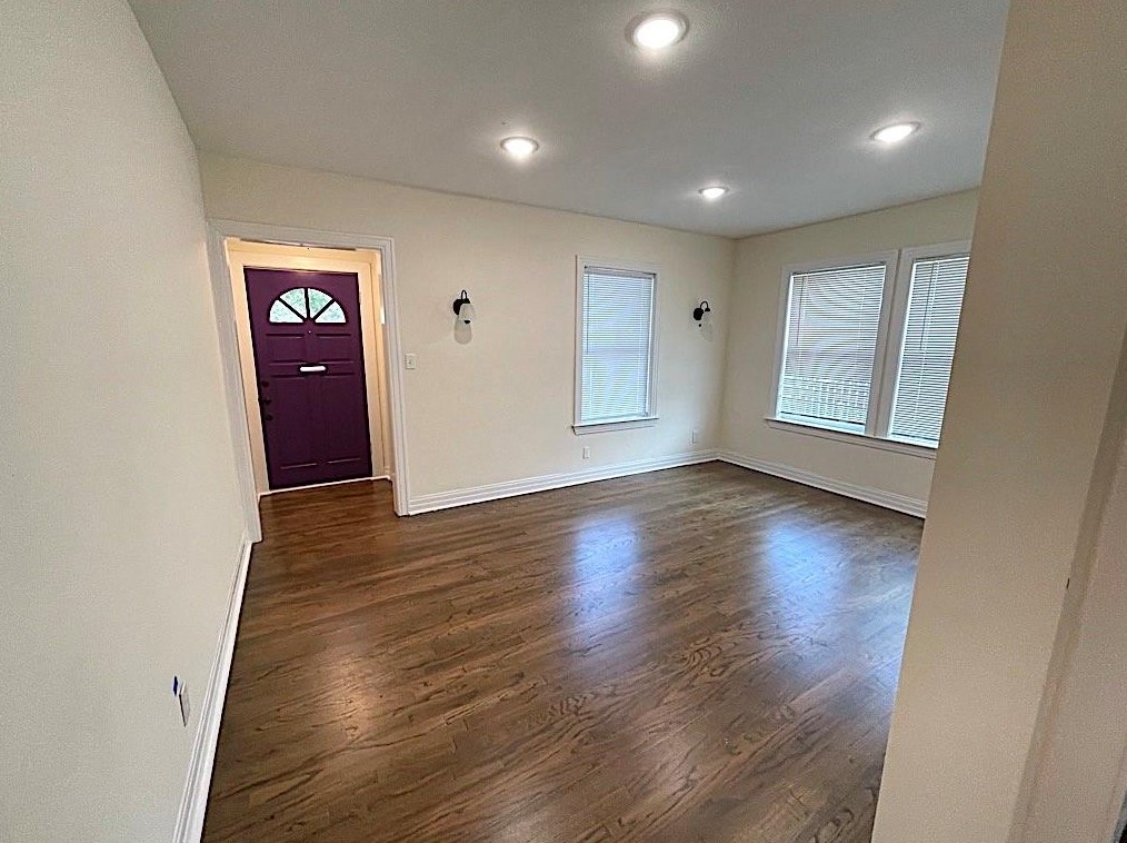 2547 Sharon St, Dallas, TX 75211