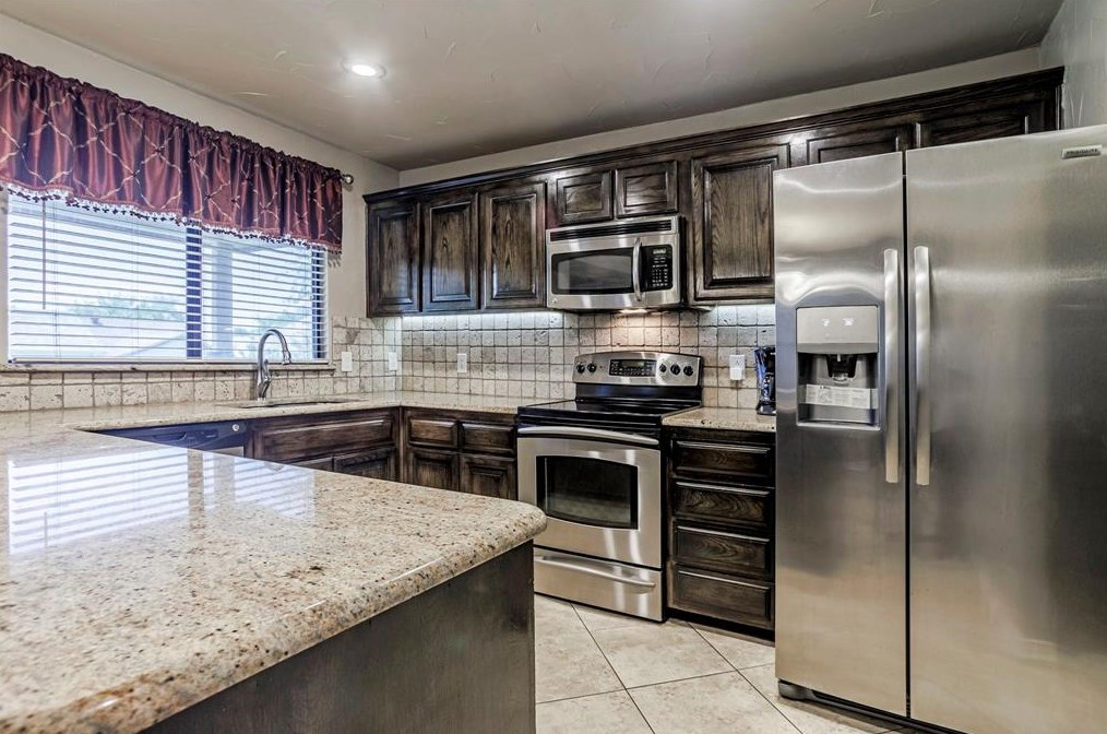 6756 Fair Mdw Dr, Fort Worth TX 76182-7612 exterior