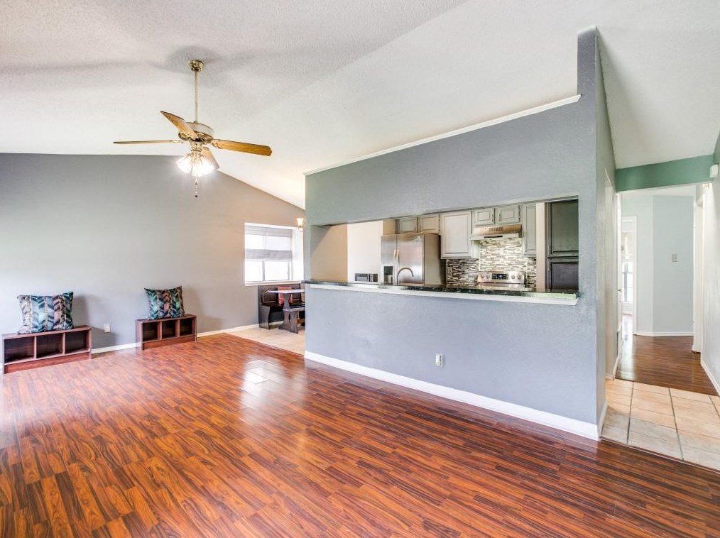 1615 Uvalde St, Mesquite TX 75150-2859 exterior