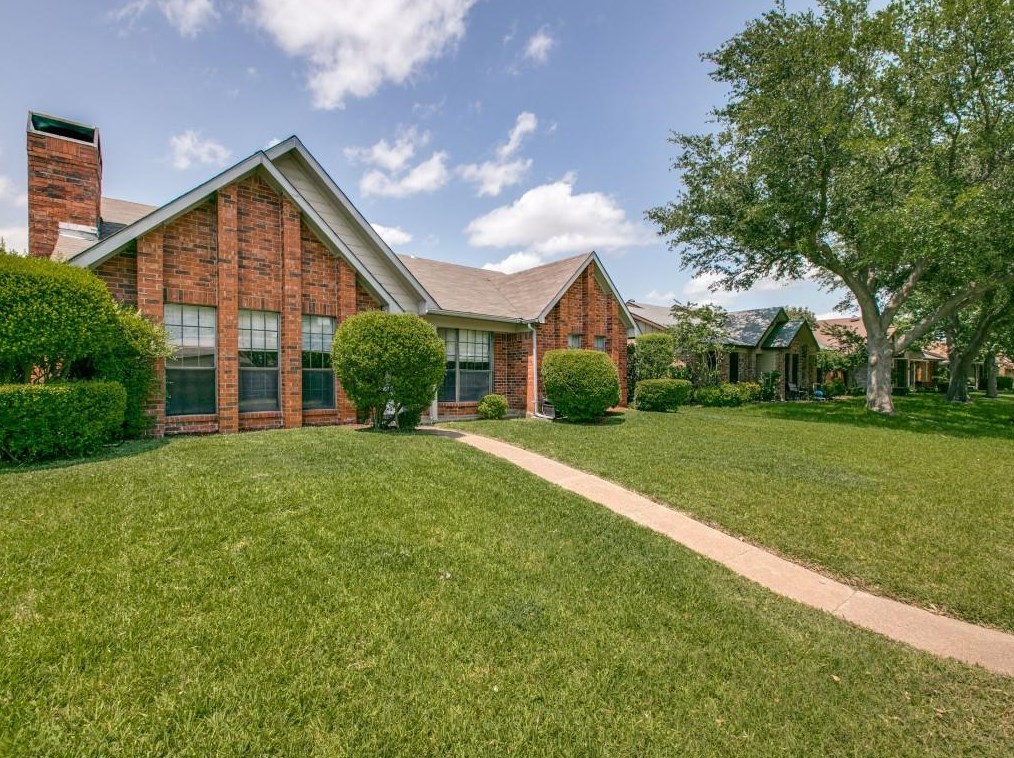 1615 Uvalde St, Mesquite, TX 75150-2859