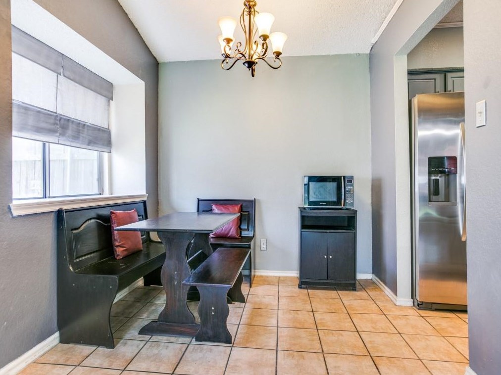 1615 Uvalde St, Mesquite TX 75150-2859 exterior