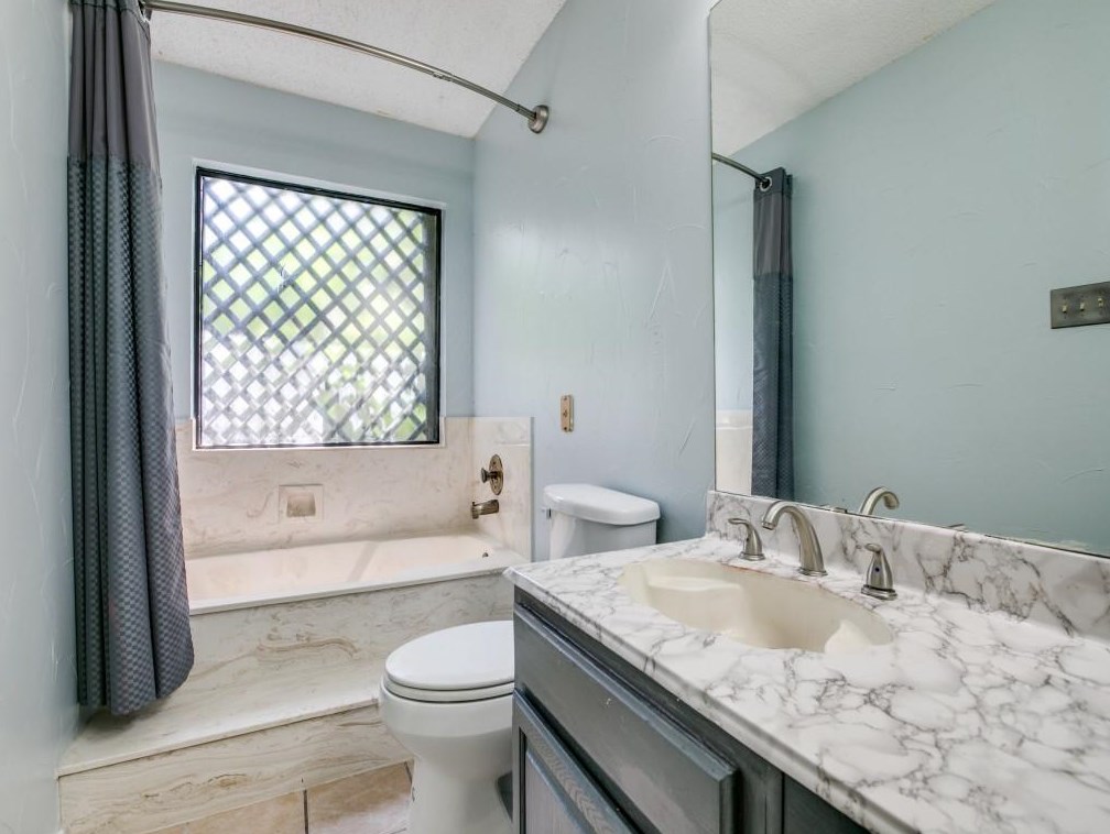 1615 Uvalde St, Mesquite TX 75150-2859 exterior