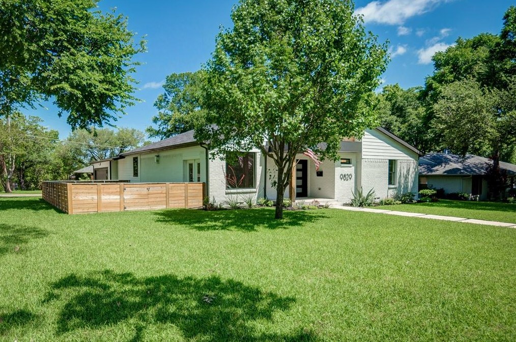 9829 County Cork Dr, Dallas, TX 75218-2800