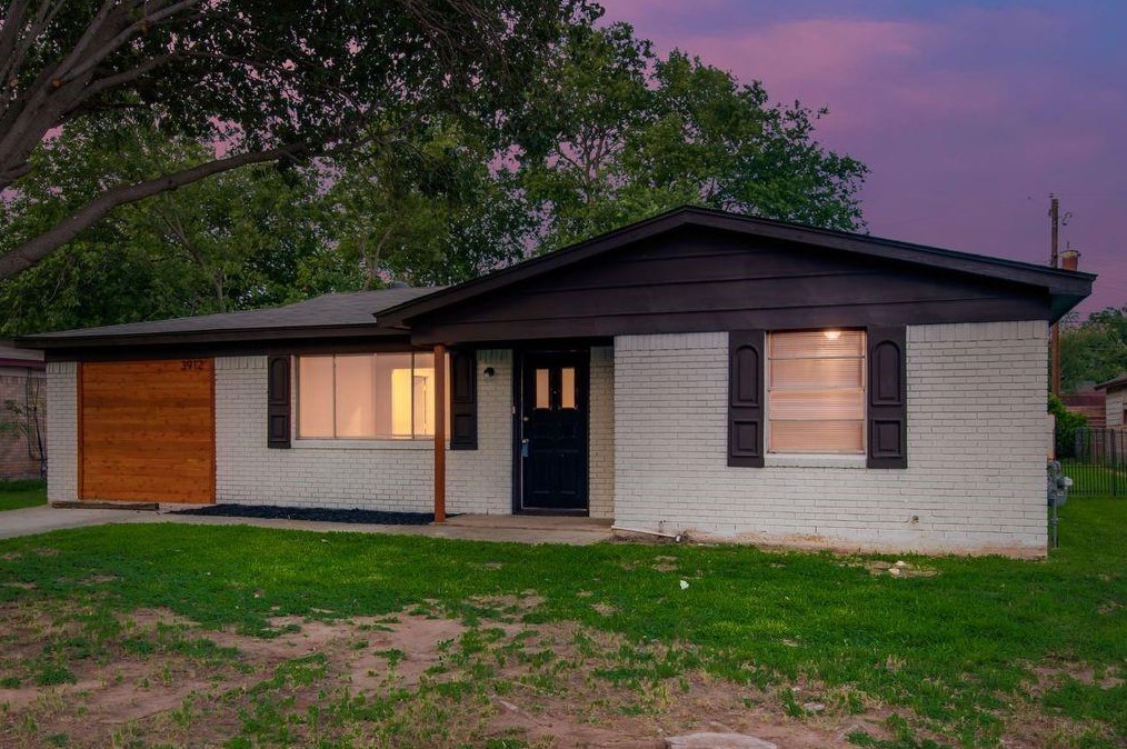 3912 Lakewood Dr, Fort Worth, TX 76135