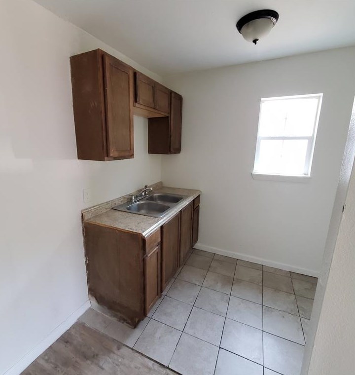 4205 Metropolitan Ave, Dallas, TX 75210-1124