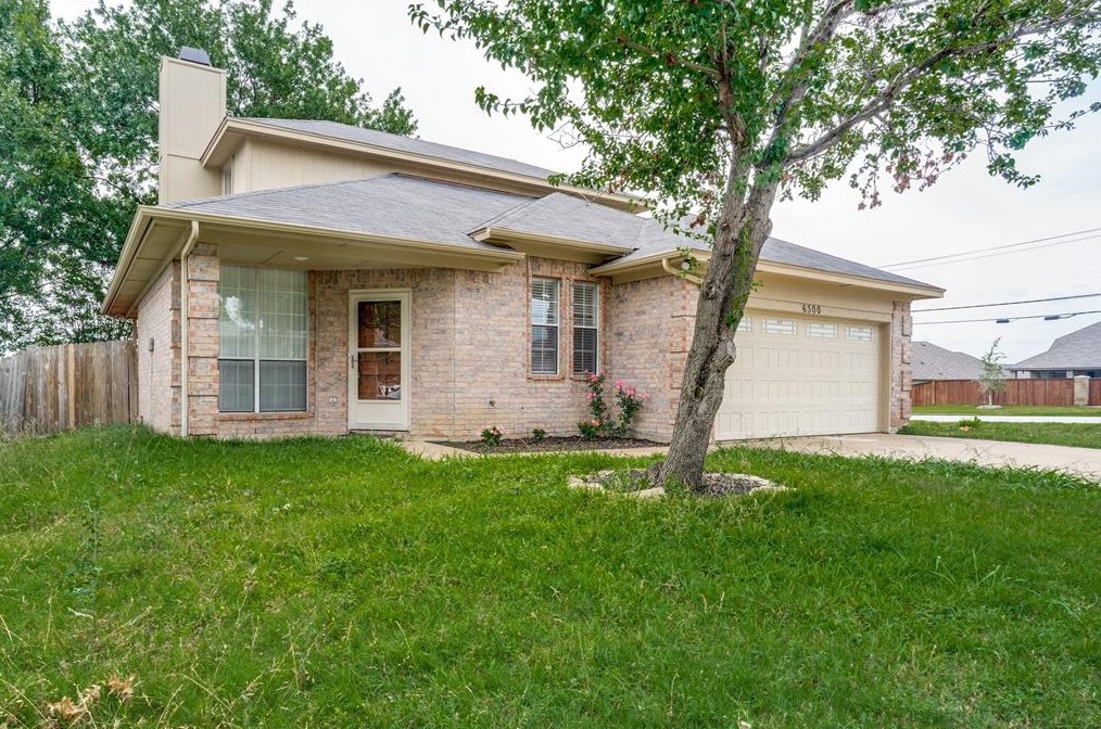 6300 Glen Knoll Dr, Fort Worth, TX 76179