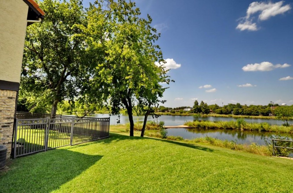 2610 Lakehill Ln #11b, Carrollton, TX 75006
