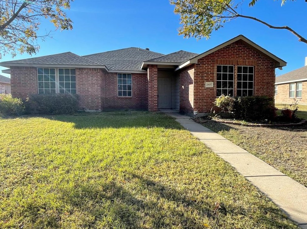 2807 Meadow Bluff Dr, St Paul, TX 75098
