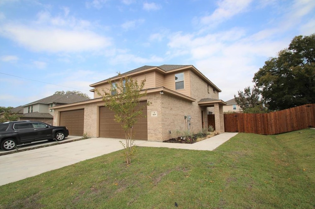 809 Jameson St, Weatherford, TX 76086