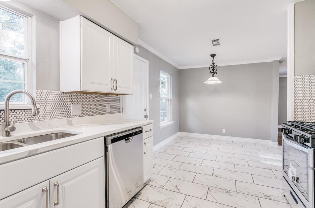 211 Fielding Dr, Mesquite TX 75149-3612 exterior