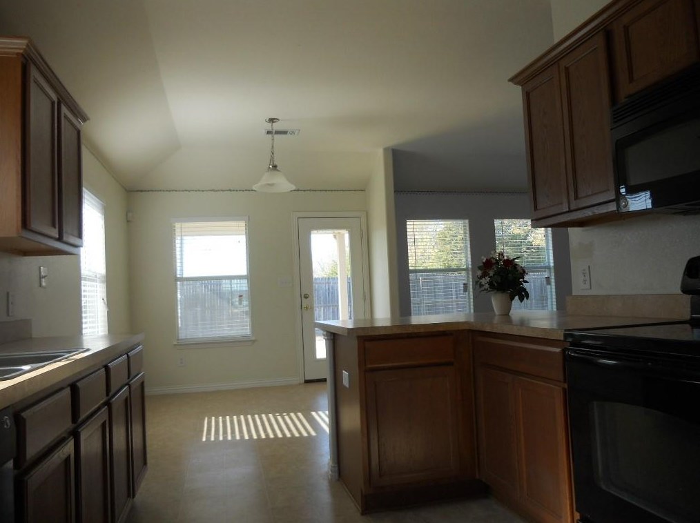 725 Cedar Cove Dr, Princeton, TX 75407