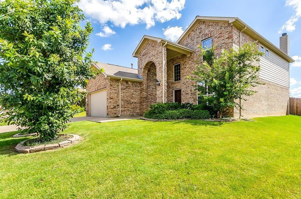 308 Coral Vine Ln, Burleson, TX 76028
