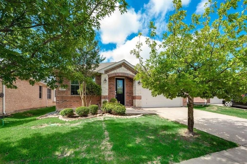 14609 Logan Springs Dr, Oak Point, TX 75068