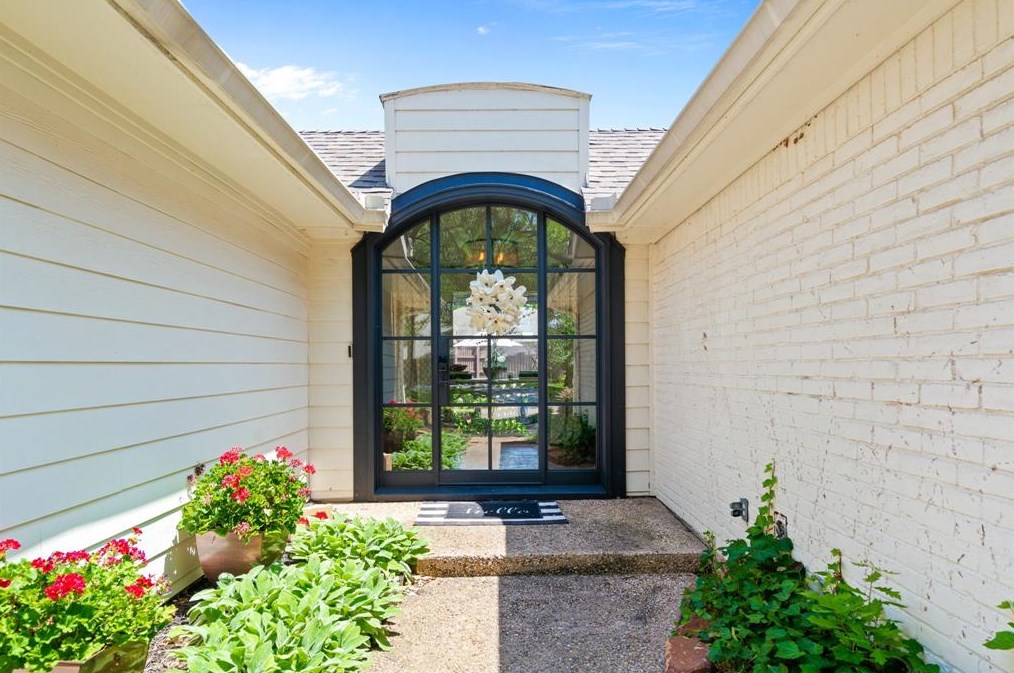 7618 Lairds Ln, Dallas, TX 75248-2343