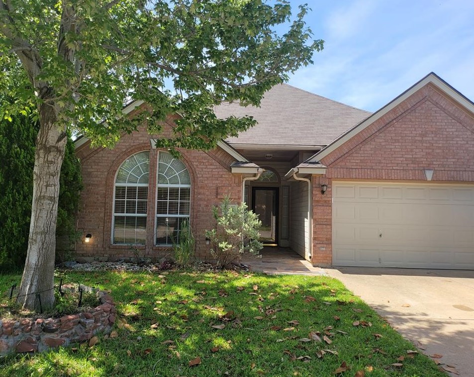 9032 Saranac Trl, Fort Worth, TX 76118