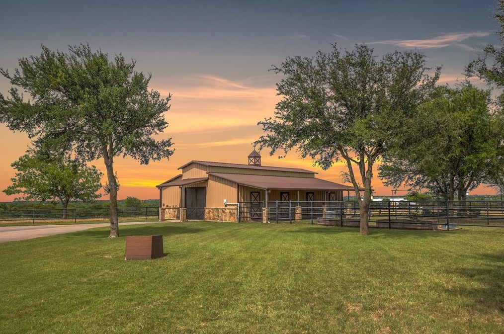 10401 Rocky Creek Rd, Crowley, TX 76036-2111