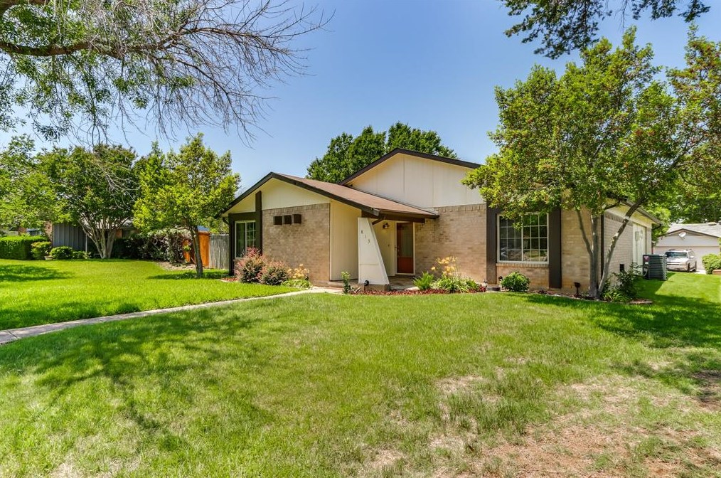 813 Holly Oak Dr, Lewisville, TX 75067