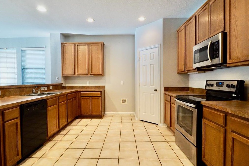 3905 Neveda Ct, Mckinney TX  75070-2646 exterior