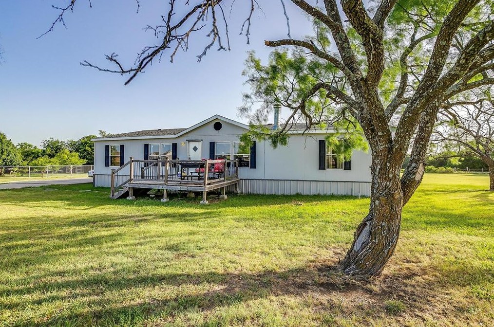 8921 Monterrey Dr, Alvarado, TX 76009-4540
