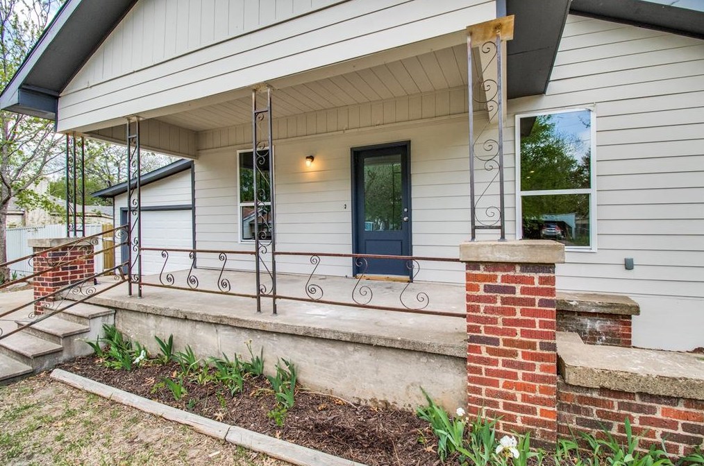 1012 E Thomas St, Sherman, TX 75090